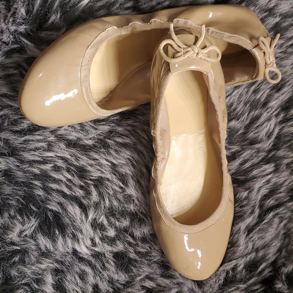 Cole Hann beige patent leather ballet flats